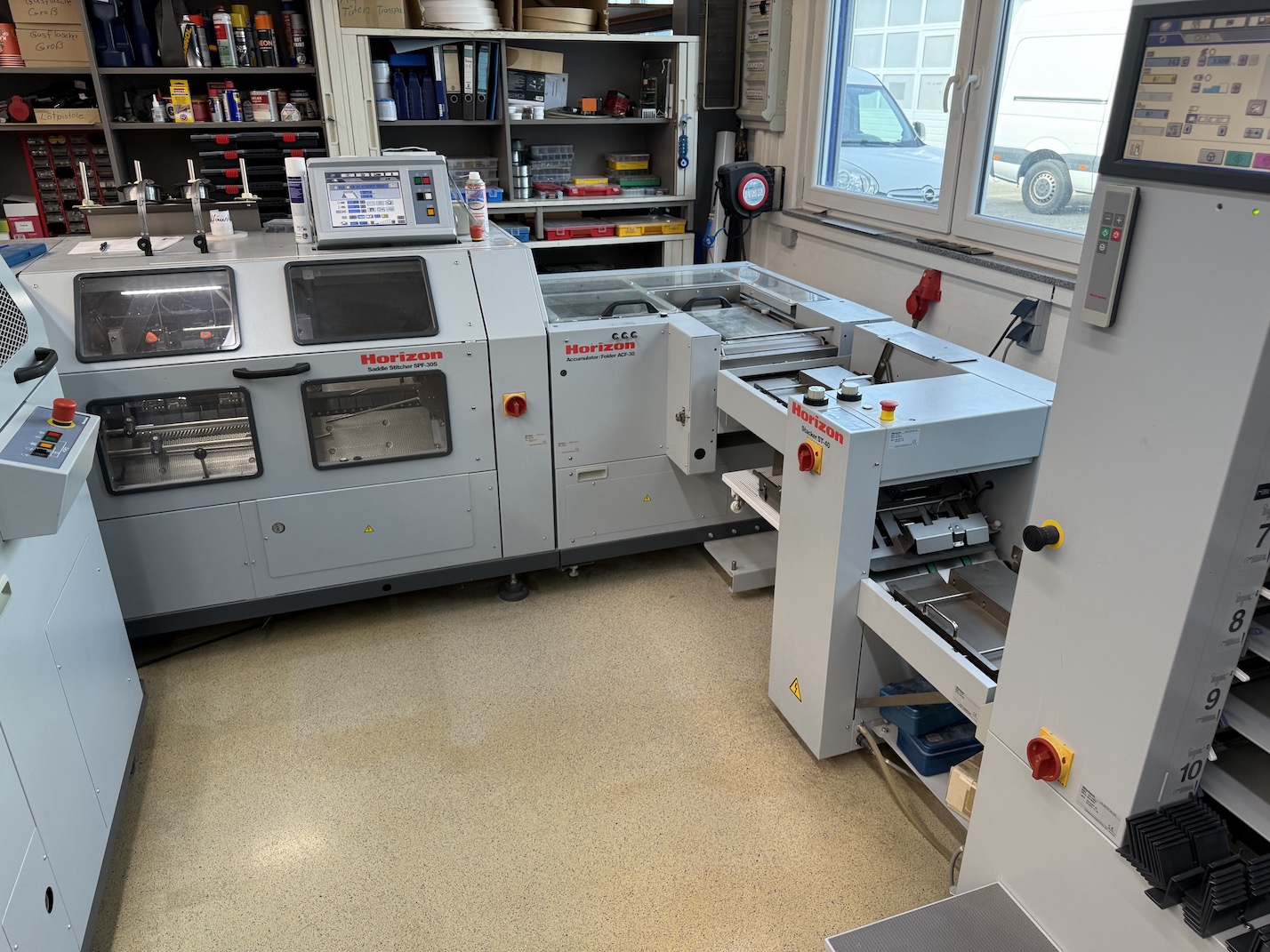 Horizon Stitchliner 5500 with Center Cut